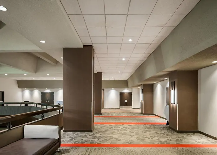 Ramada Plaza By Wyndham Regina Downtown